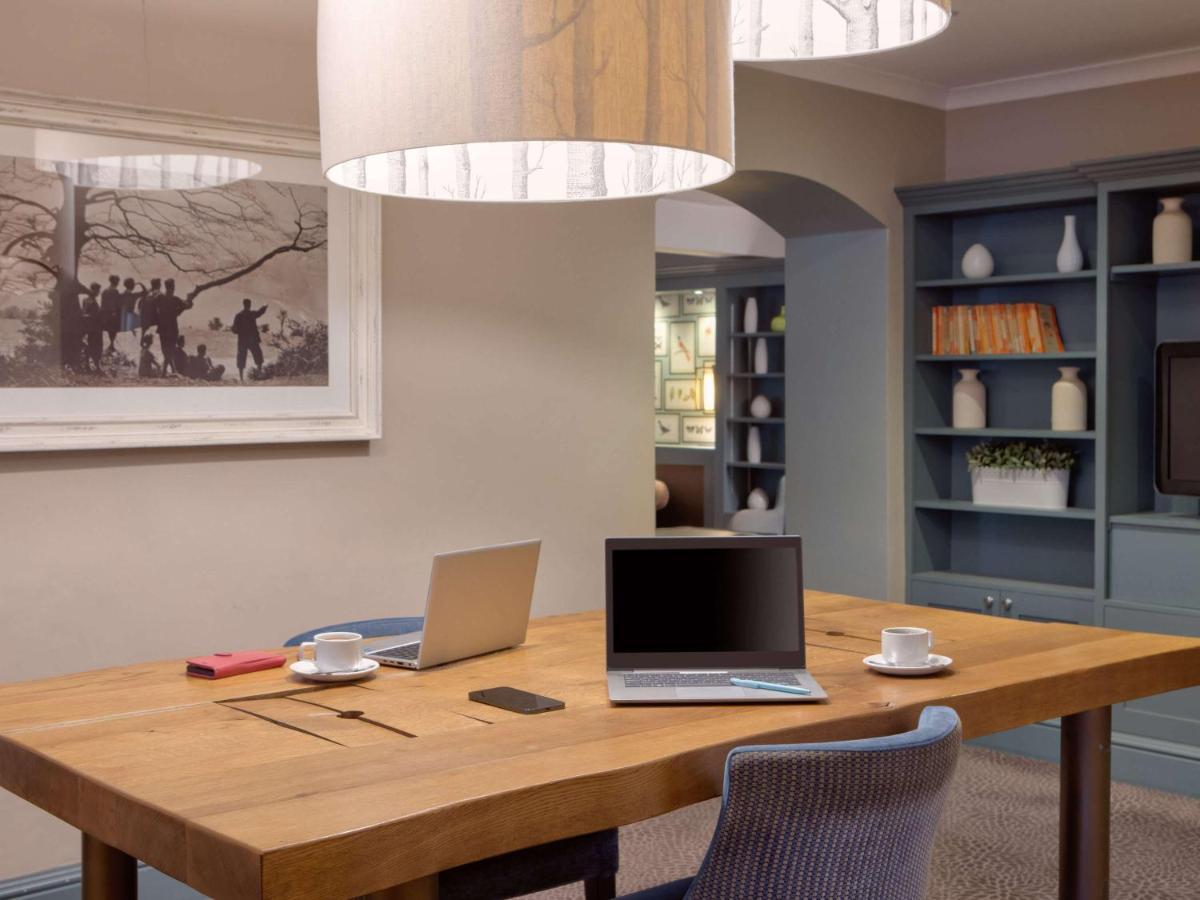 Sunday Box Hill Burford Bridge Hotel Dorking Ngoại thất bức ảnh