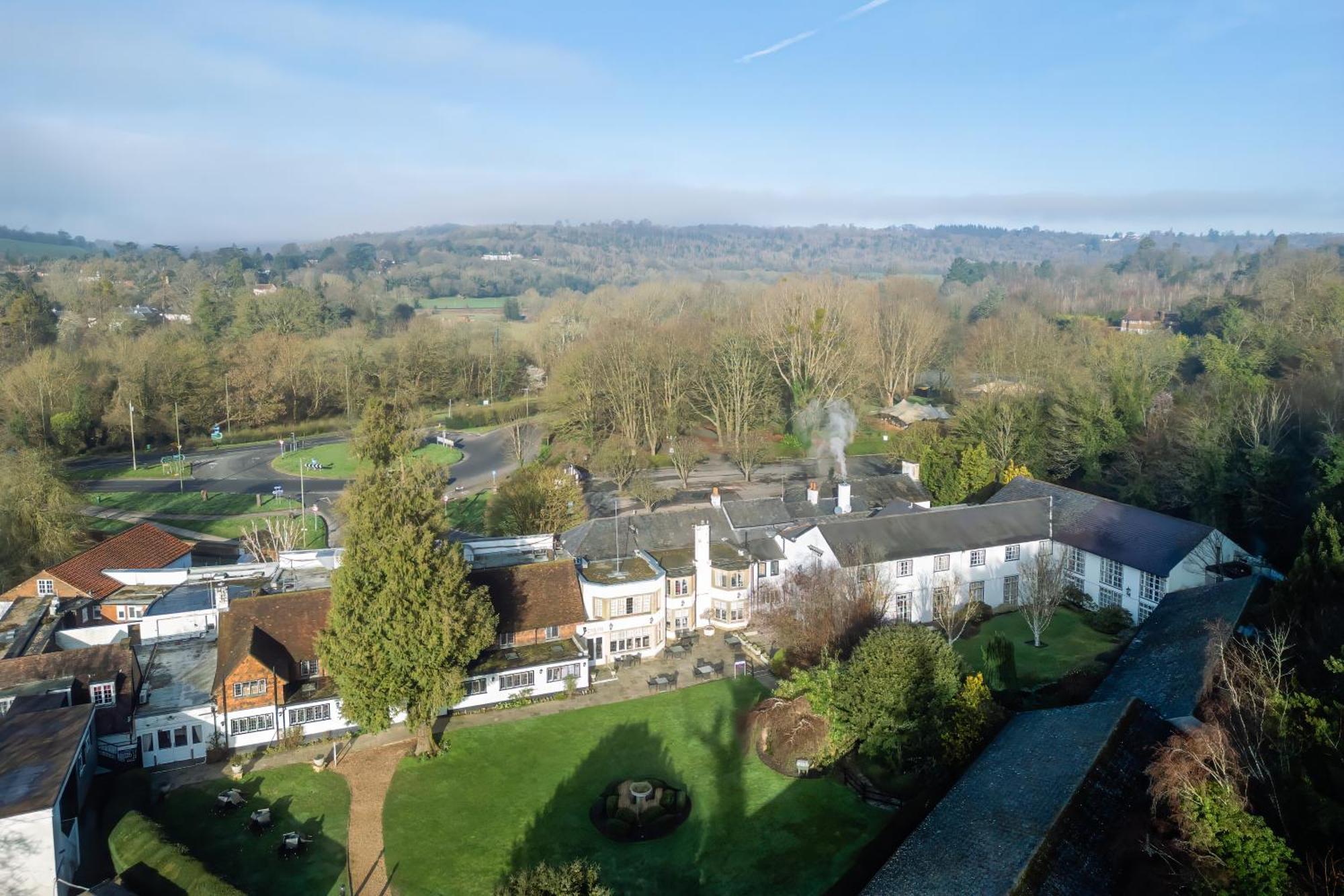 Sunday Box Hill Burford Bridge Hotel Dorking Ngoại thất bức ảnh