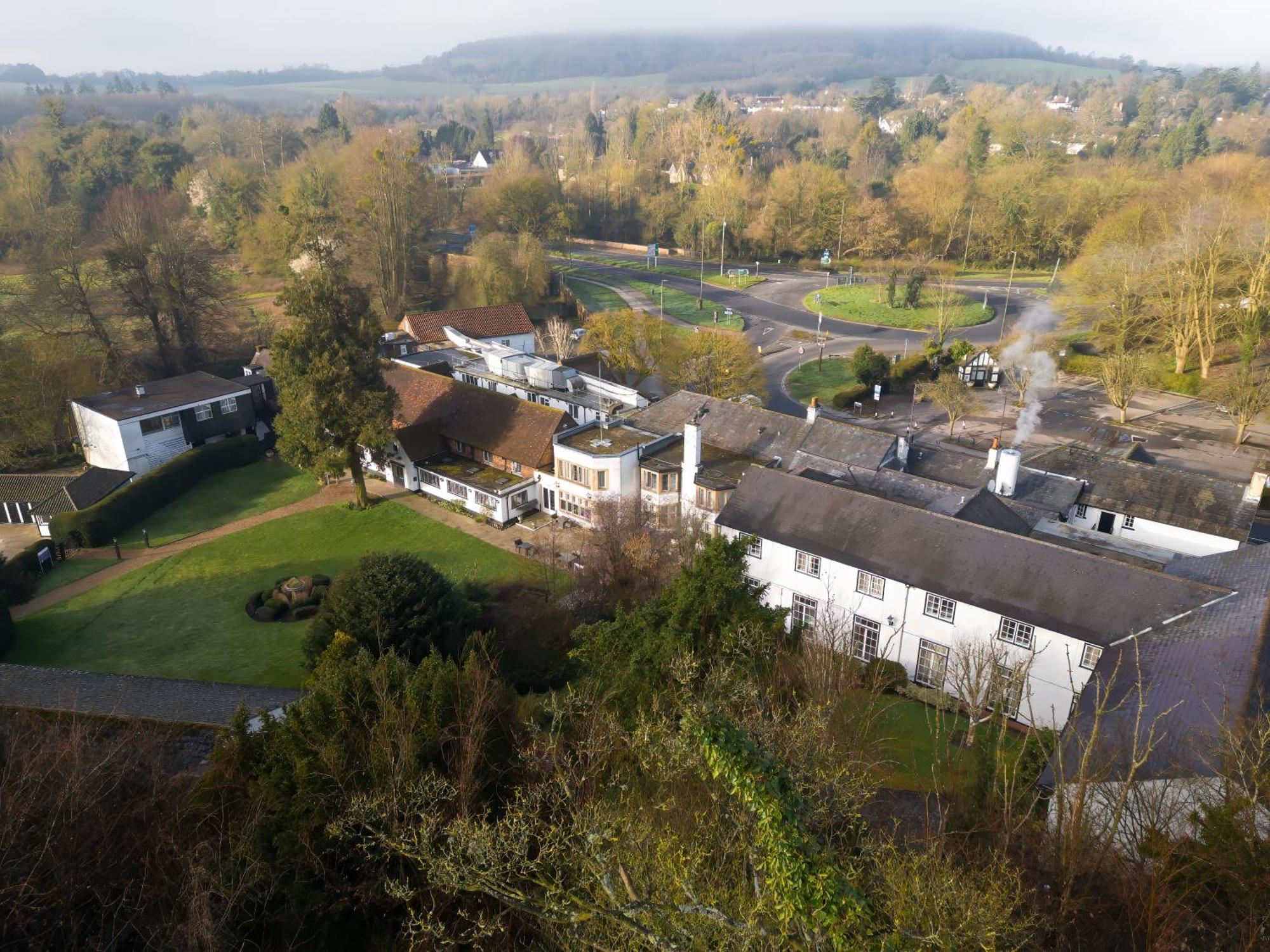 Sunday Box Hill Burford Bridge Hotel Dorking Ngoại thất bức ảnh