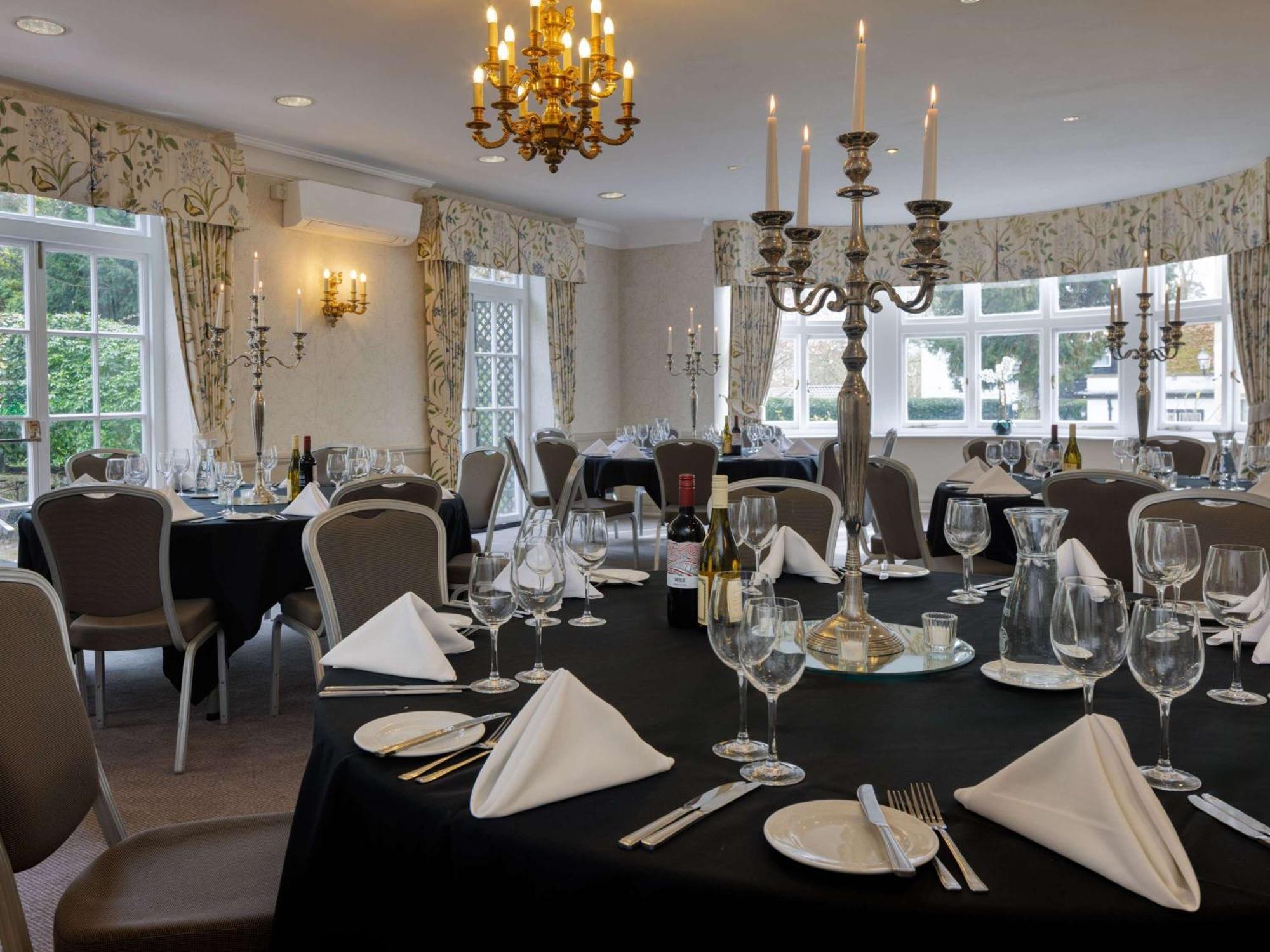 Sunday Box Hill Burford Bridge Hotel Dorking Ngoại thất bức ảnh