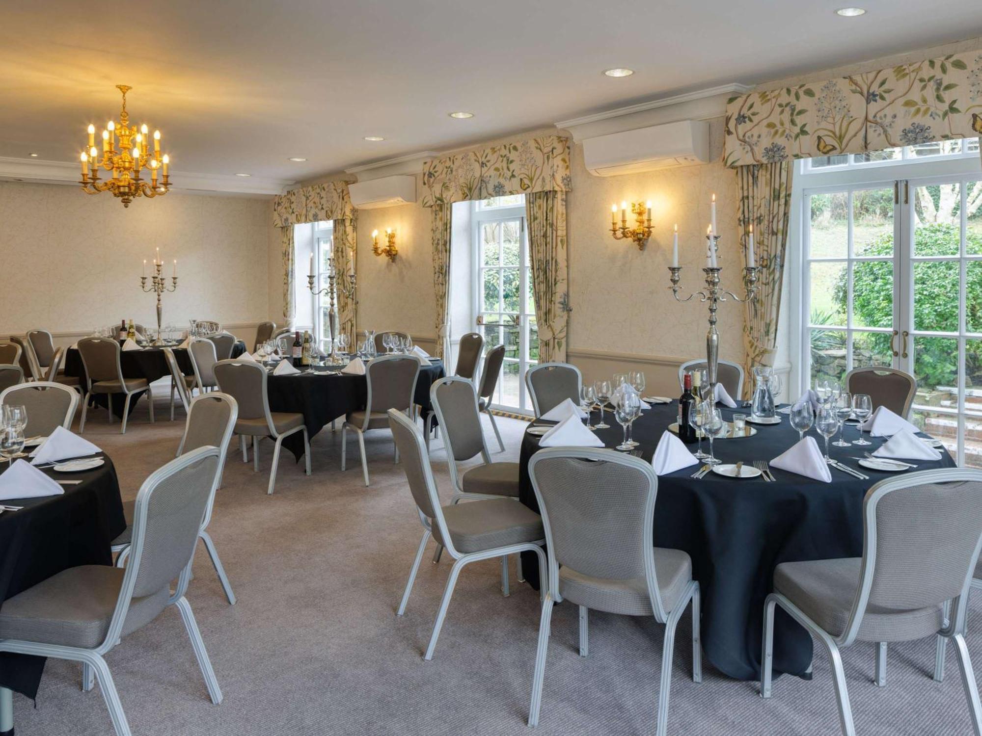 Sunday Box Hill Burford Bridge Hotel Dorking Ngoại thất bức ảnh