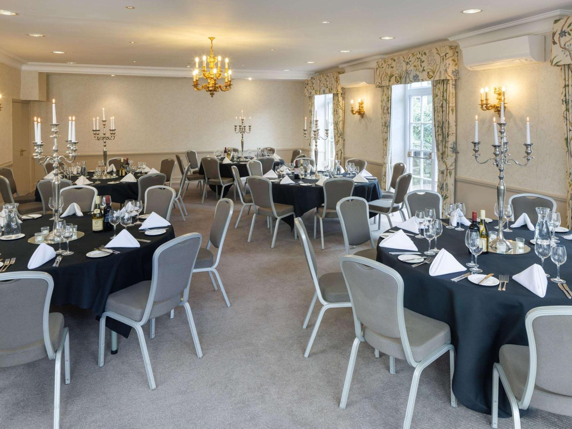 Sunday Box Hill Burford Bridge Hotel Dorking Ngoại thất bức ảnh