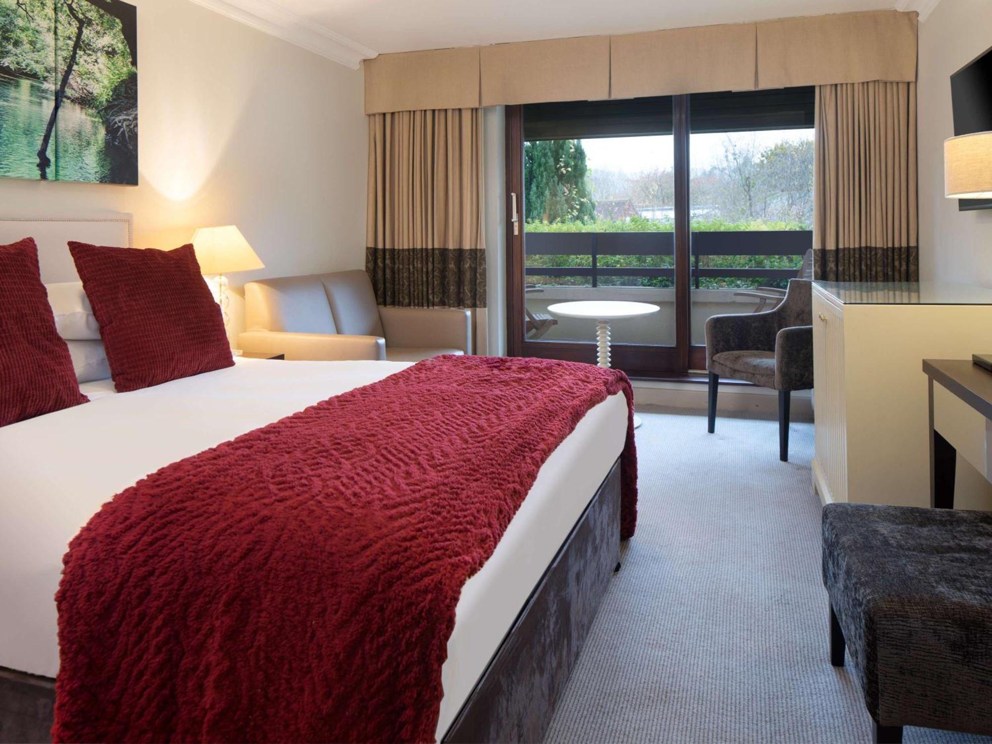 Sunday Box Hill Burford Bridge Hotel Dorking Ngoại thất bức ảnh