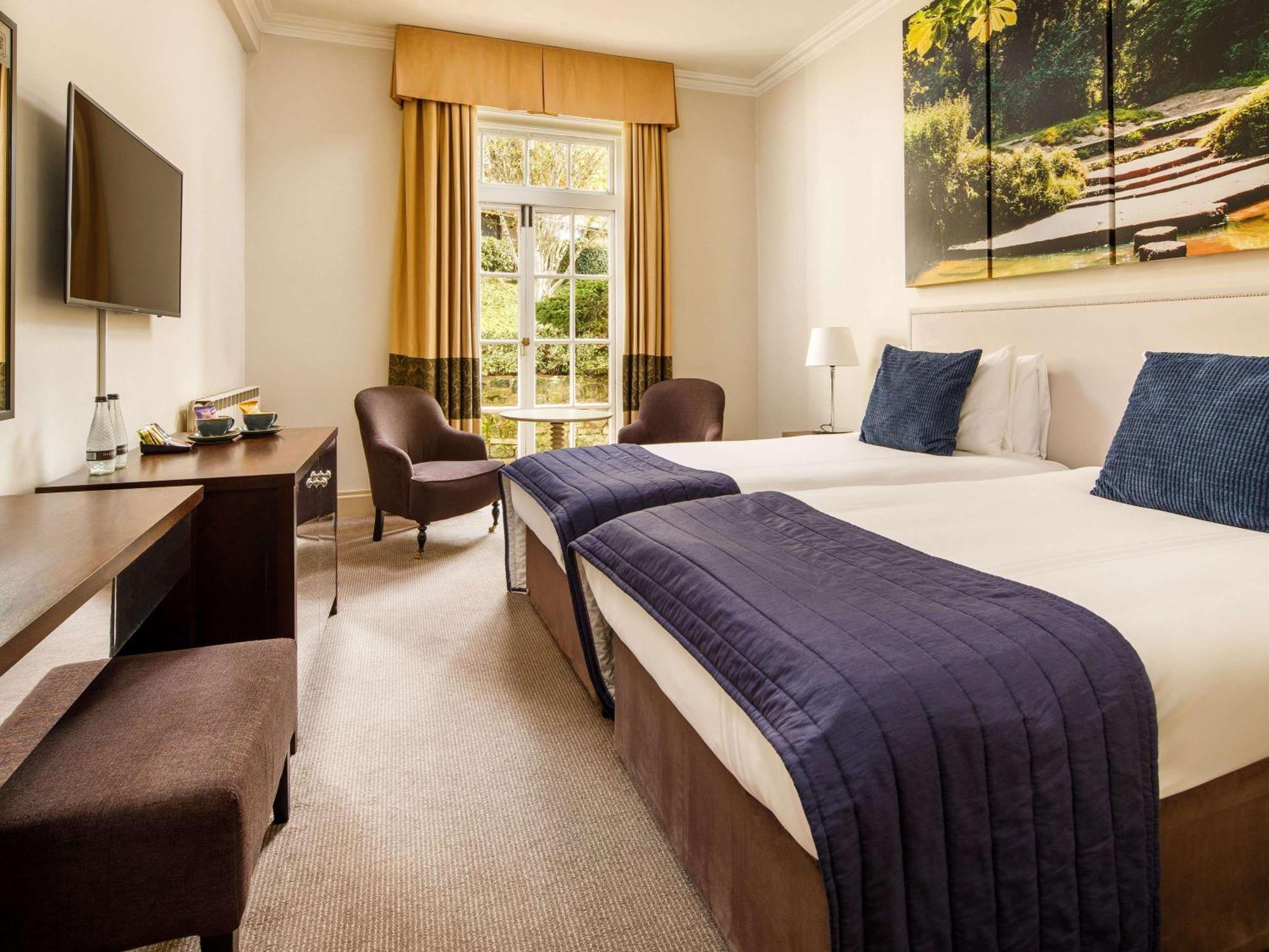 Sunday Box Hill Burford Bridge Hotel Dorking Ngoại thất bức ảnh