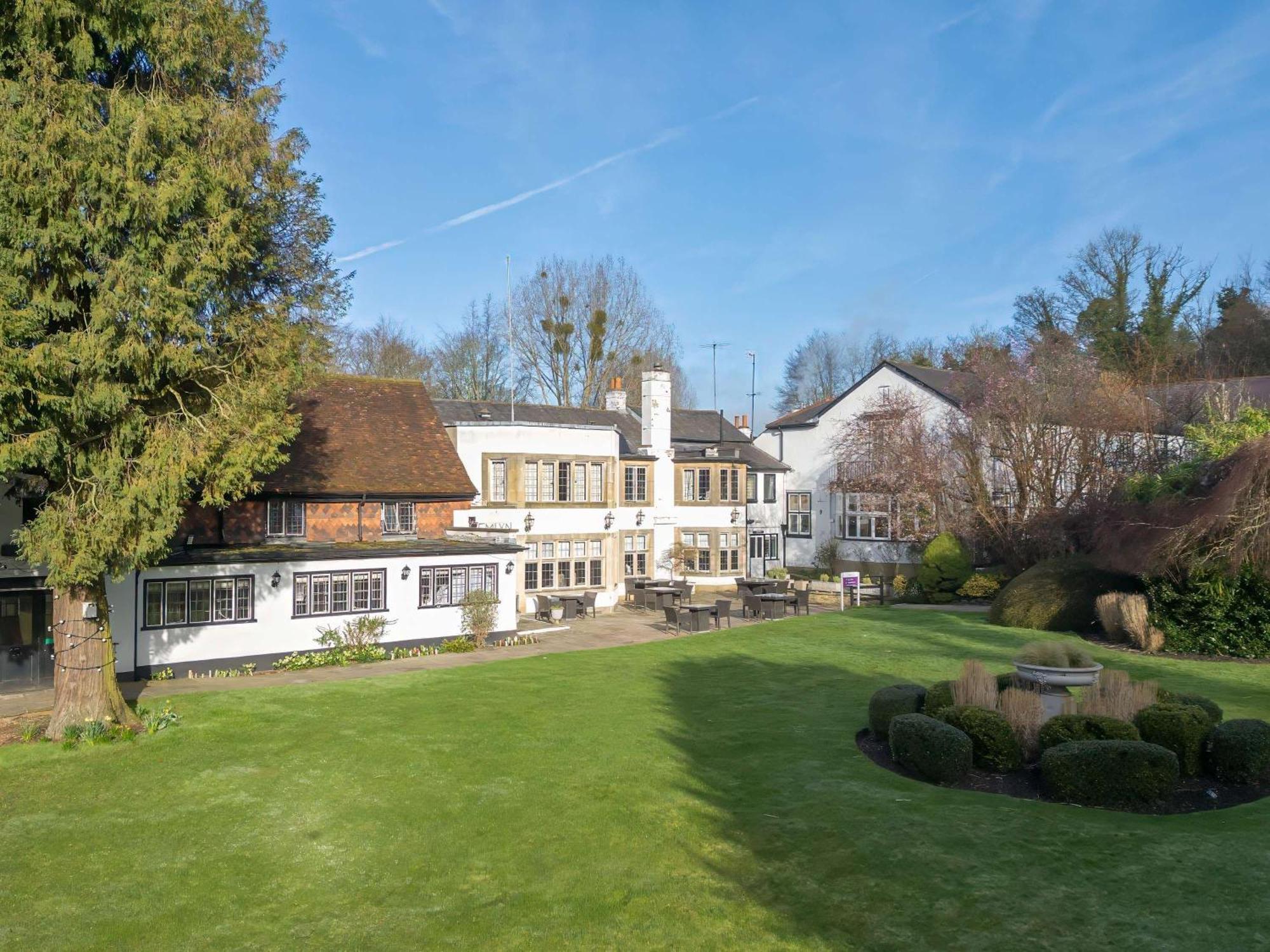 Sunday Box Hill Burford Bridge Hotel Dorking Ngoại thất bức ảnh
