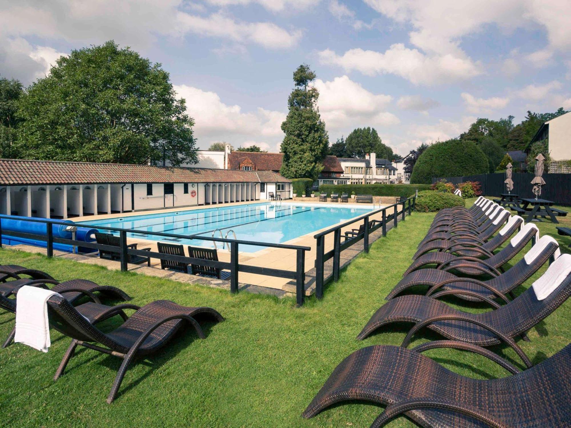Sunday Box Hill Burford Bridge Hotel Dorking Ngoại thất bức ảnh